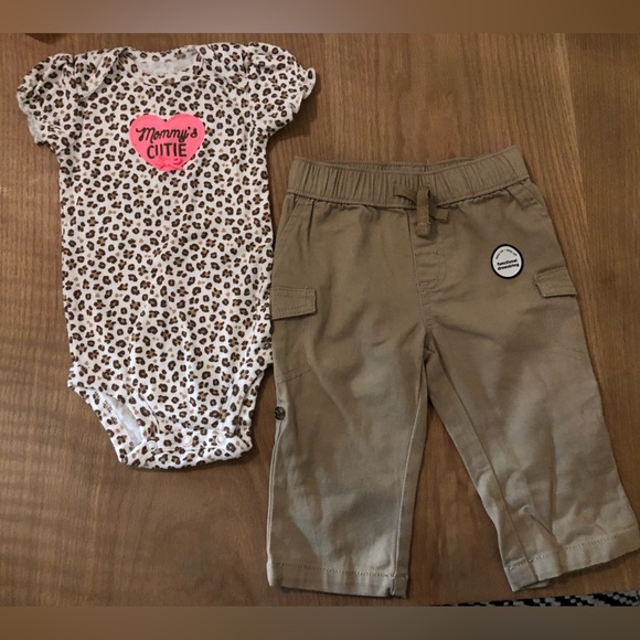 Okie Dokie|Baby girl mixed bundle lot, leopard print bodysuit & khaki pants NWT• - Picture 3 of 7